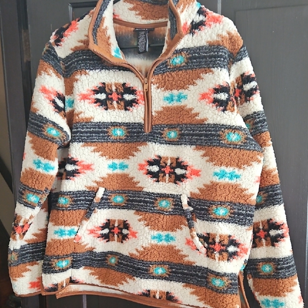 Wrangler Retro Sherpa Pullover in Earthy Hues